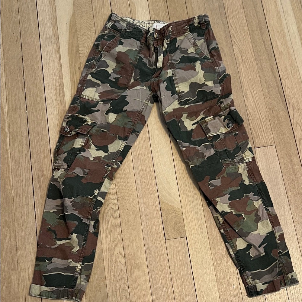 By Anthropologie women’s Camouflage Cargo Pants